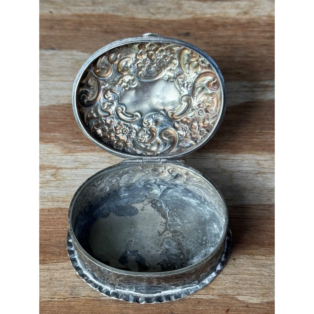 Antique Ornate Silver Hinged Trinket Box With Floral & Scrollwork Design - Picture 6 of 11